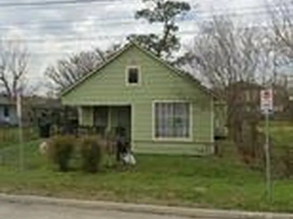 4913 Elysian St, Houston, TX 77009