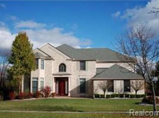 6104 James Pl, Troy, MI 48098