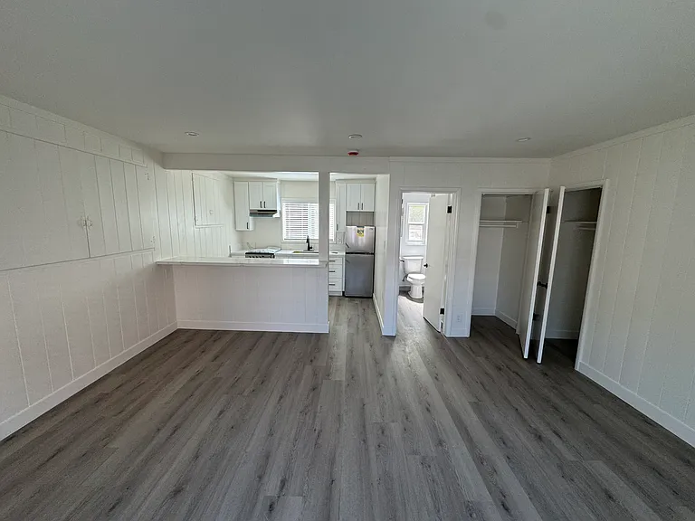 15461 Moorpark St #5 — Photo 5