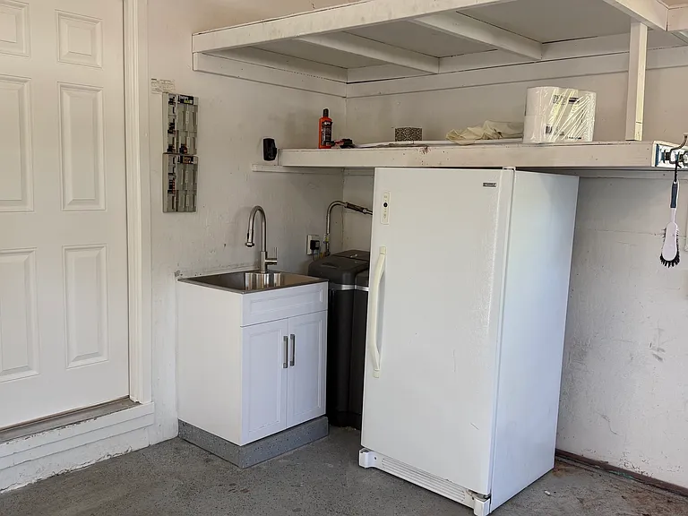 1388 Pine Ave — Photo 30