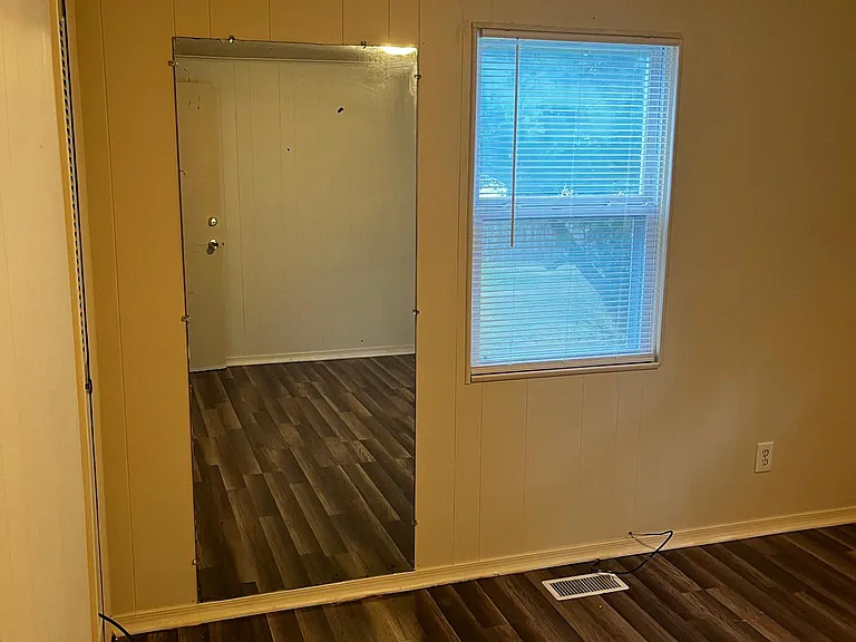 104 Glory Ave — Photo 5