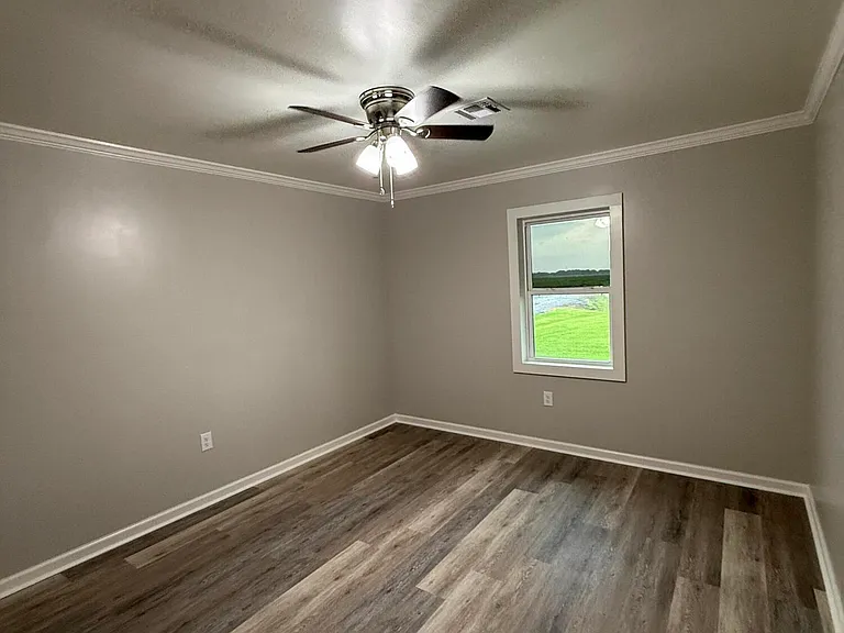 3618 E Admiral Doyle Dr — Photo 13