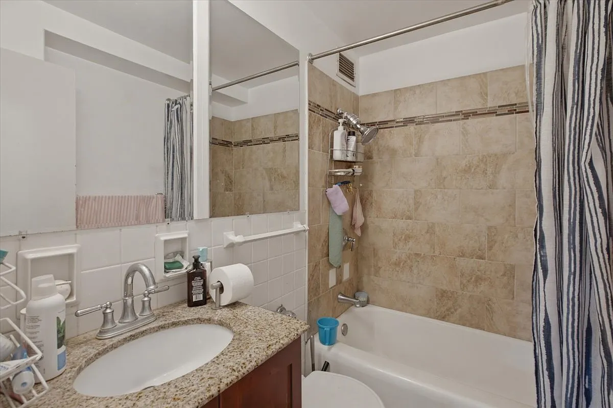2 bed, $2,495 — Photo 3