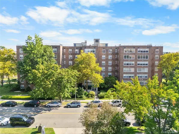 1865 211 th Street #5E, Bayside, NY 11360