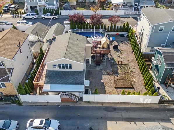 31 Frank Court image 3 of 11