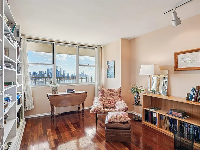 6040 Boulevard East #23 — Photo 17