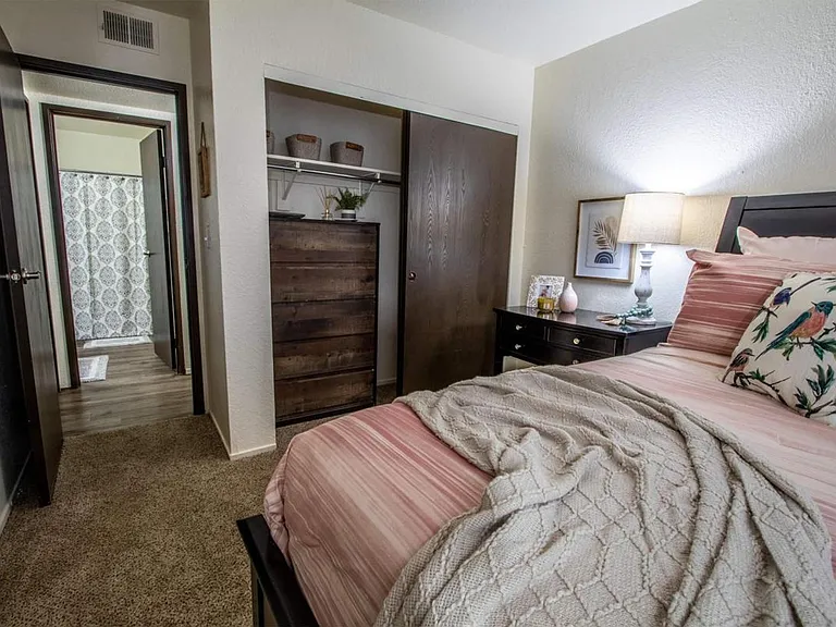 ONE MONTH FREE! APPLY FREE! VIRTUAL TOURS! — Photo 95