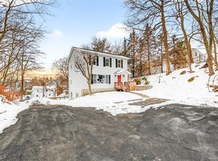 2 Wayne Ave, Stony Pt, NY