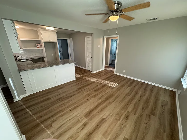 2529 Morgan Dr — Photo 4