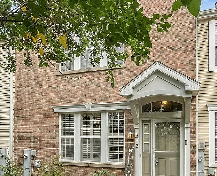 315 Springbrook Trl S — Photo 1