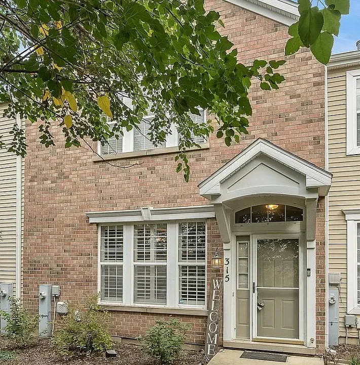 315 Springbrook Trl S