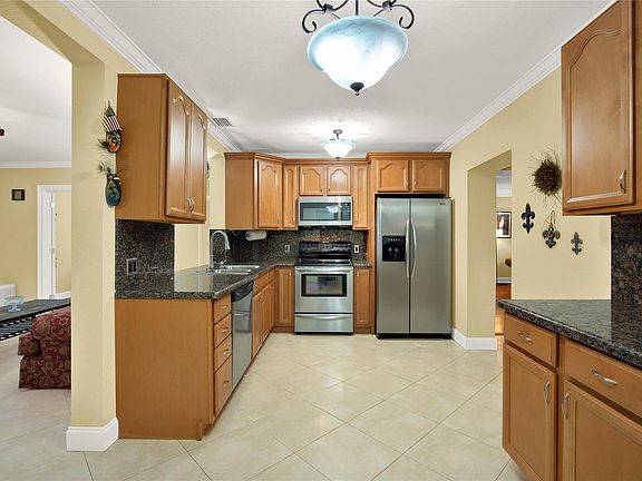 4th image of 1317 NW 6th Avenue