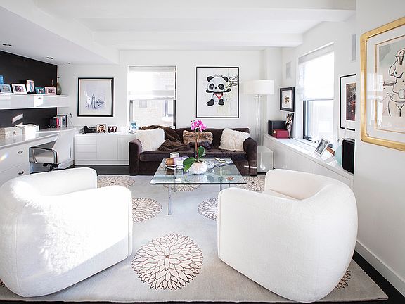 4th image of 150 W 51st St APT 1716