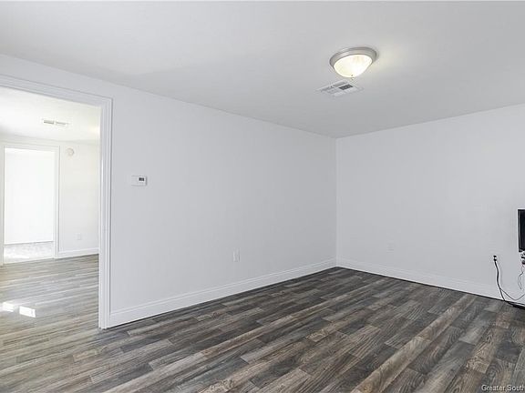 4th image of 621 N Stanford St