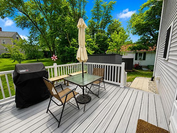 3rd image of 7 Sawyer Street #2