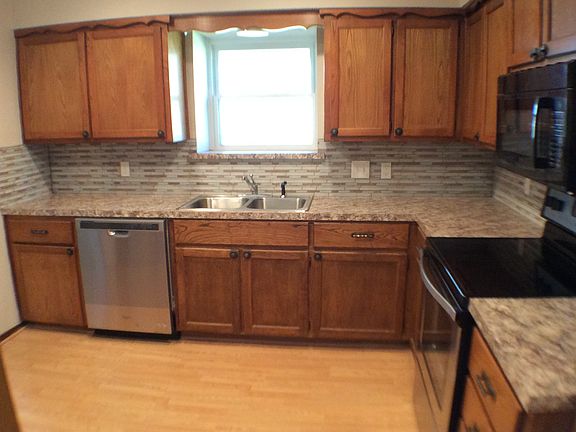 4th image of 128 Chaparral Dr