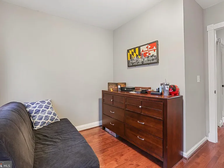 675 E Clement St — Photo 23