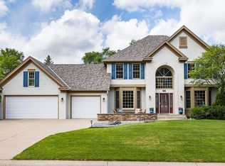 5935 Parkwood Dr, Shoreview, MN 55126