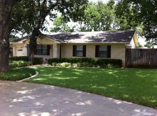 204 Tryall Dr, Runaway Bay, TX 76426