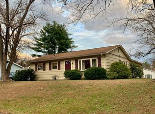 14 Locust St, Greenfield, MA 01301