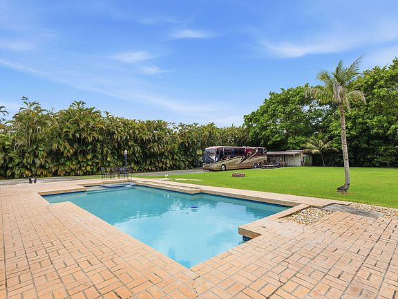 3rd image of 5521 SW 160th Avenue