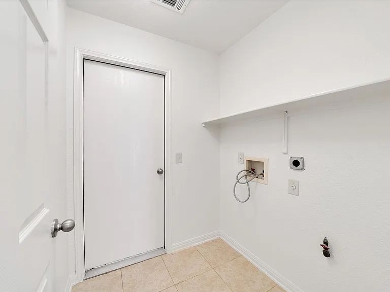 1707 Primrose Ln — Photo 28