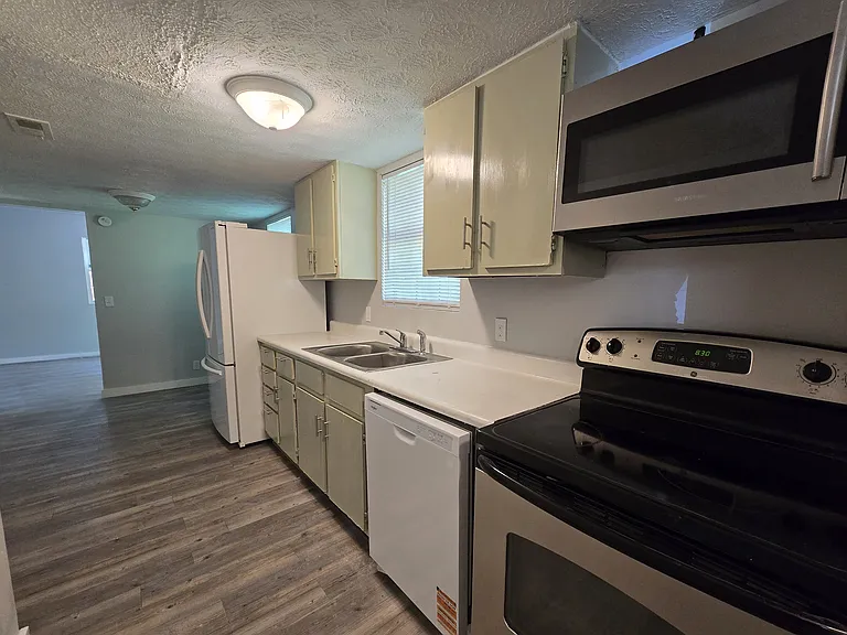 511 Claiborne St — Photo 7