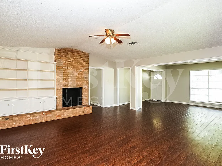 10423 Collingswood Rd — Photo 3