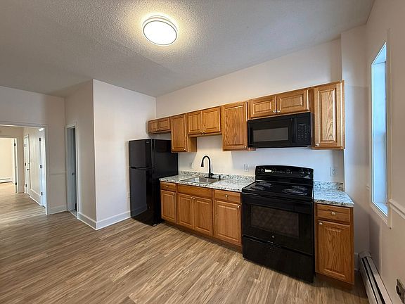 2nd image of 1812 Park St Unit 2