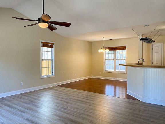 2nd image of 220 Shellbank Dr