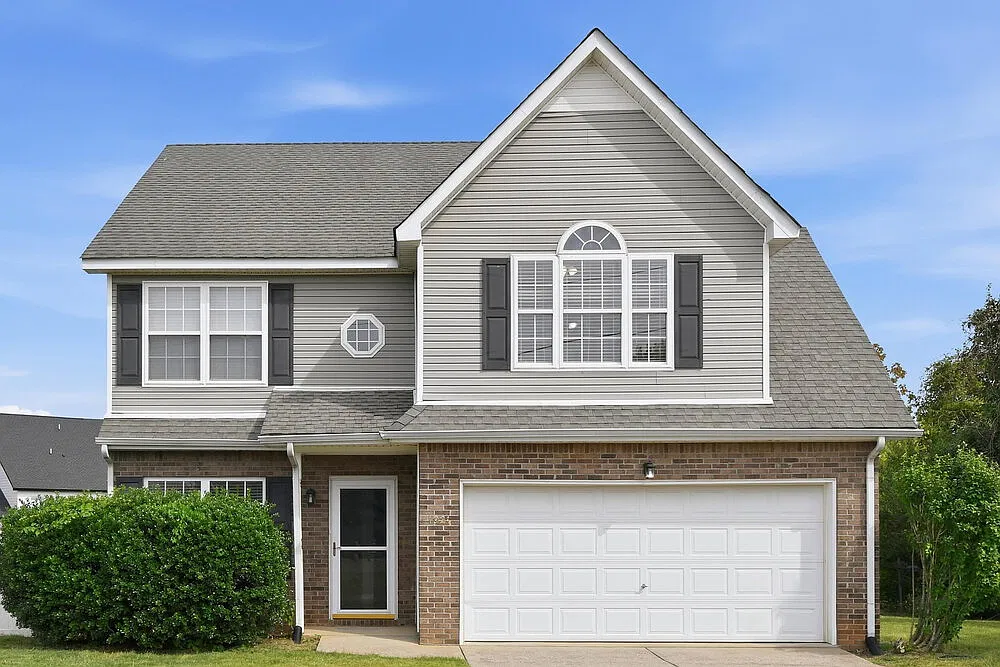3 bed, 2.5 bath, 1827 sqft, $2,295 — Photo 1