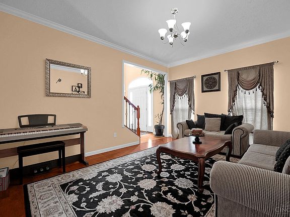 4th image of 5741 Sunnybrook Ct