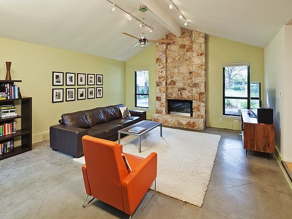 3rd image of 6118 Gardenridge Holw