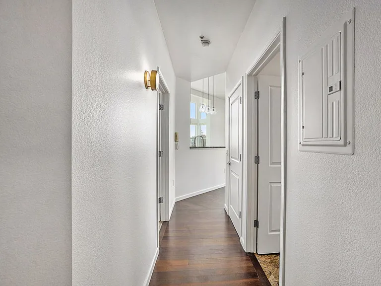 655 12th St #411 — Photo 3