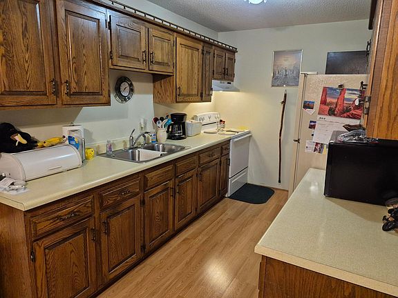 3rd image of 414 Moody Rd