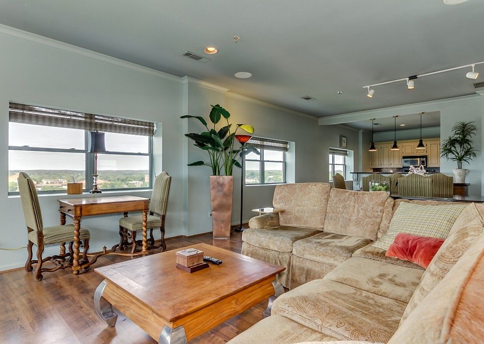 1st image of 2209 9th St APT 903