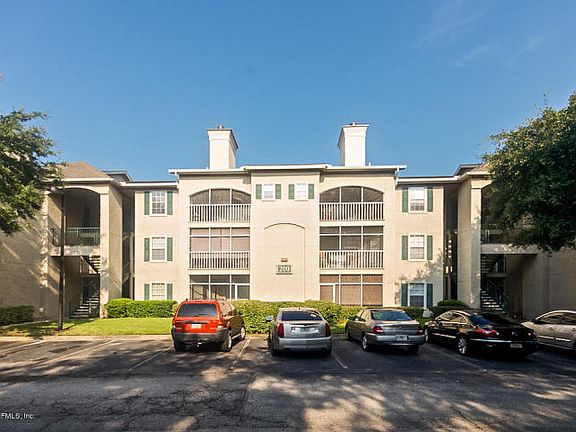3rd image of 300 Sandiron Cir Unit 313
