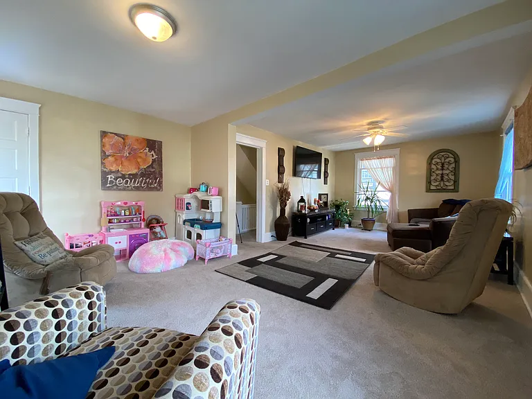 1107 W Broad St #2 — Photo 14
