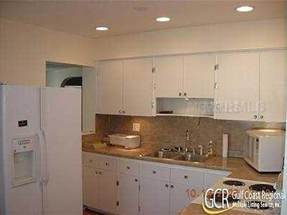 4th image of 818 19th Street Ct E