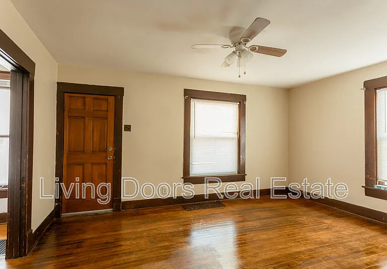 1025 N 8th St — Photo 13