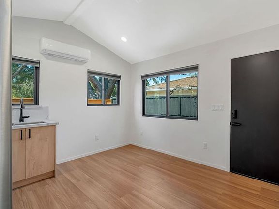 5th image of 20255 Glasgow Dr