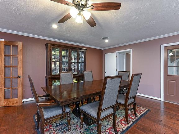 5th image of 2302 Burton Dr