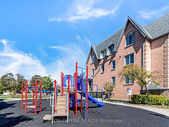 3rd image of 75 Weldrick Rd E #1002