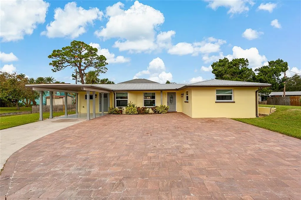 3 bed, 2.0 bath, 1524 sqft, $3,650 — Photo 1