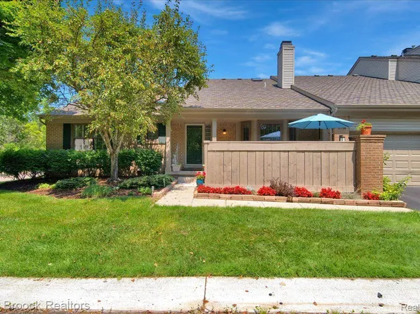 38750 Chessington, Farmington, MI 48331