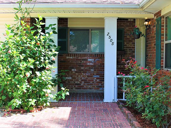 2nd image of 2505 Palmer Dr