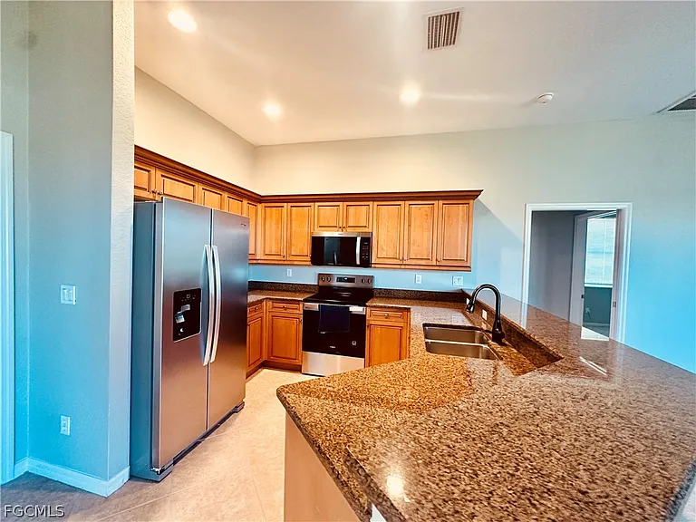 12469 Pebble Stone Ct — Photo 7