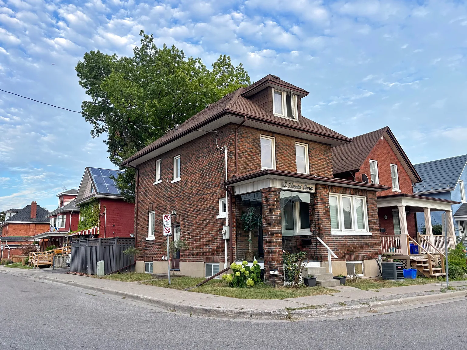 4 bed, $2,650 — Photo 1