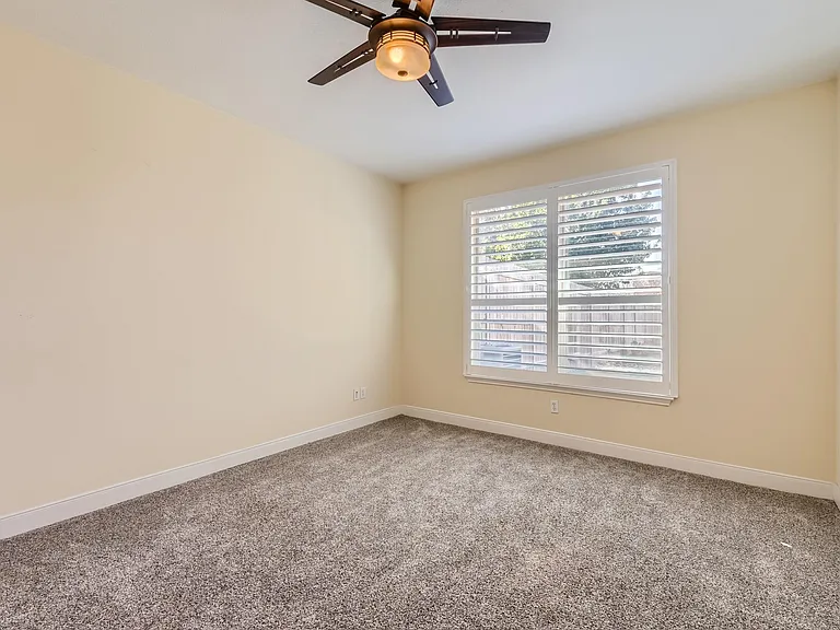2210 Onion Creek Pkwy #402 — Photo 12