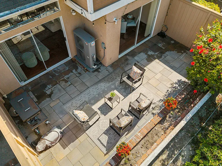 18 Meadowood — Photo 44